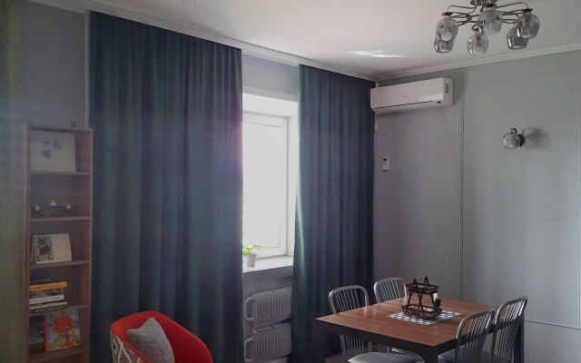 Ryzhiy Kot Druzhny Apartments