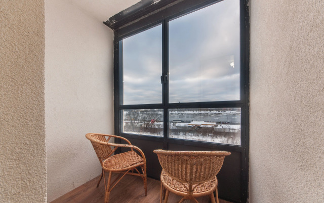 Апартаменты с видом на Неву