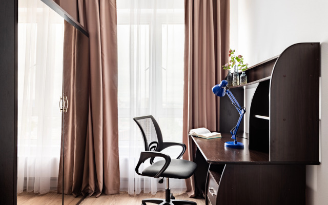 Квартира Гуашь Художника с видом на город