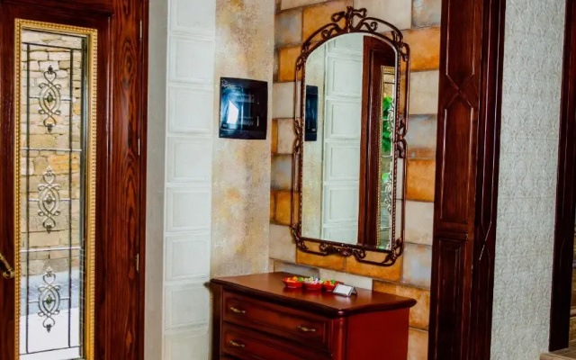 Royal Historical Boutique