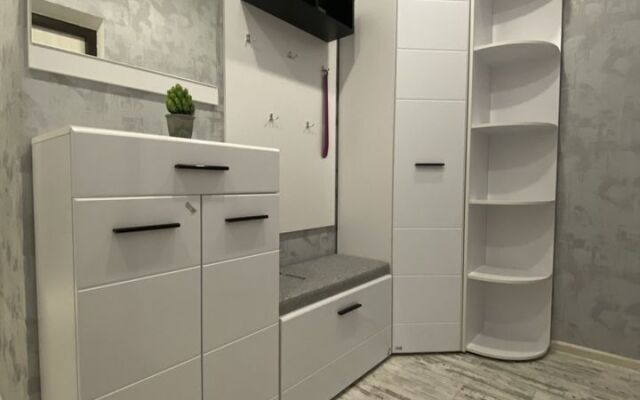 Na Surikova 24 Flat