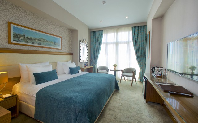 Momento Golden Horn Hotel