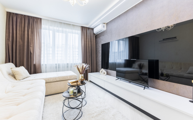 Апартаменты трехкомнатные на Меридианной