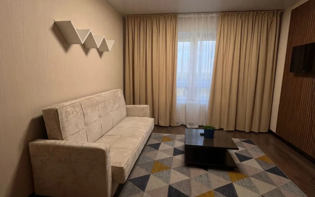 Solnechnaya Kvartira V Yuzhnoy Bittse Flat