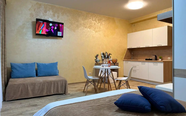 Sapfir S Basseynom I Vidom Na Les Flat