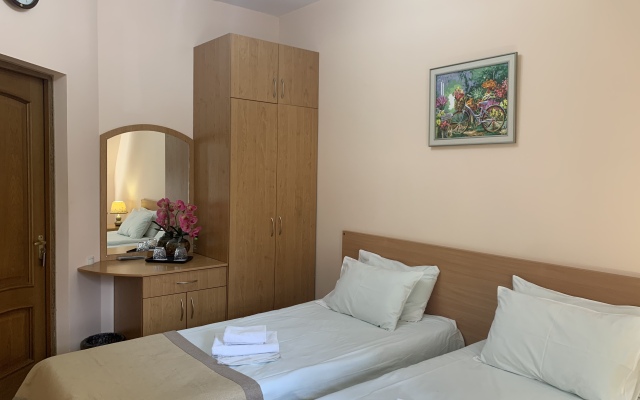 Lastochka Hotel