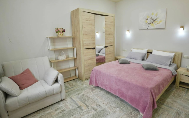 Dvukhkomnatnaya v tsentre Esto-sadka Flat