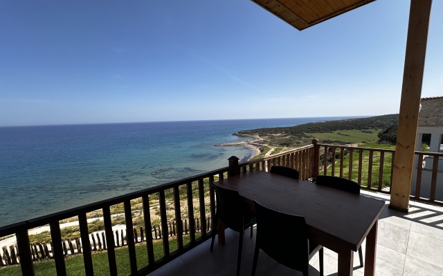 Teko's Golden Hill Hotel