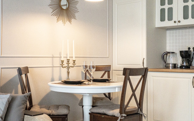Apartamenty ZhK Romanov s balkonom i krasivym vidom