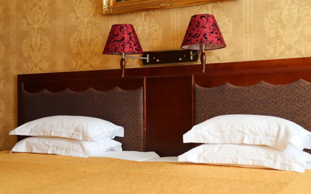 Отель Палас