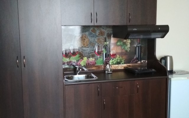 Yani Guest House