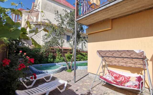 Dikaya Vishnya Guest House