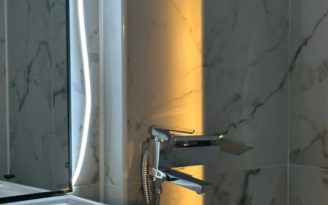 V Shelekhove Flat