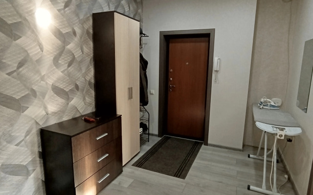 Dvuhkomnatanaya s Dvumya Lodzhiyami Flat