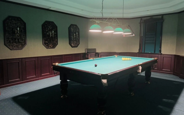 Частный дом лесной с бассейном