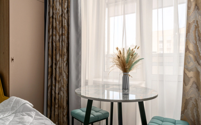 Dve podushki v Pesochnom, Sadovaya, 90 Flat