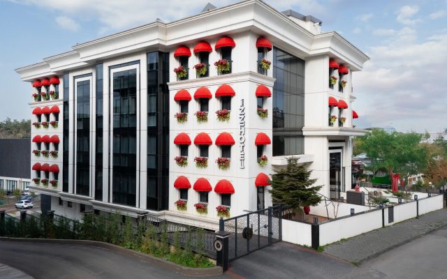 İzz Hotel Koşuyolu