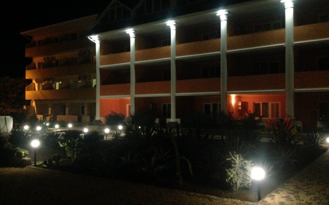 Gala Paradise Hotel