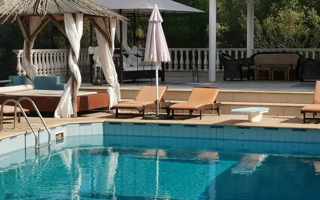 Villa Askamnia Resort