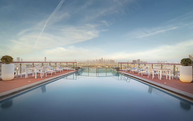 Golden Sands Hotel Creek