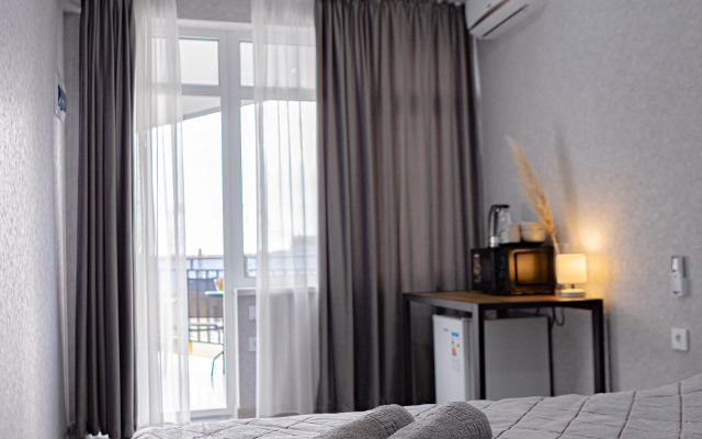 River House Apartments