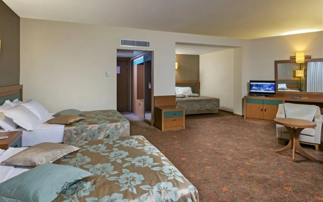 Отель Özkaymak İncekum