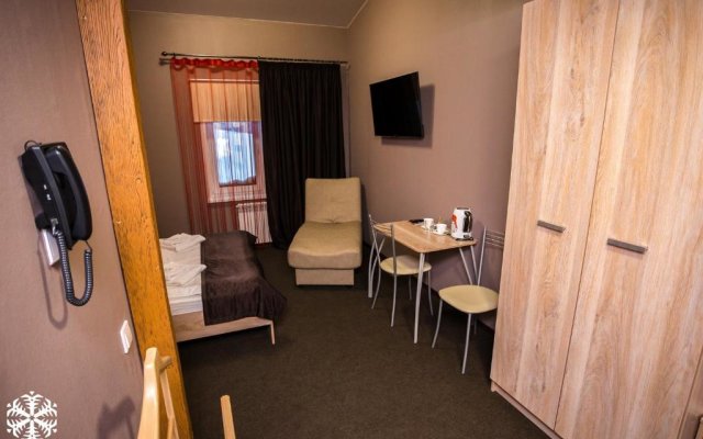 Sportivno-Gostinichnyij Kompleks Zima-Leto Hotel