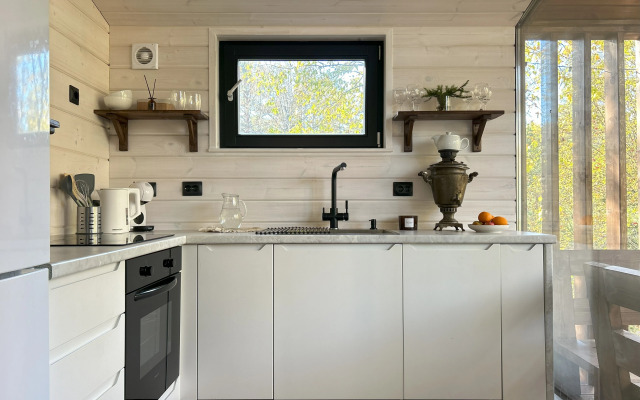 U Ozera S Terrasoy Sosnovy Dom Private house