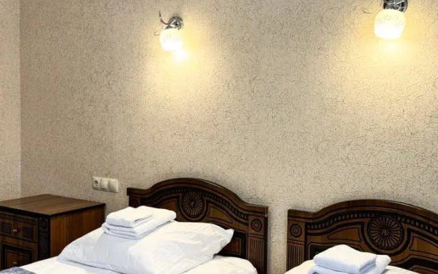 Kavkaz Hotel
