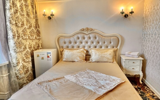 Golden Hotel