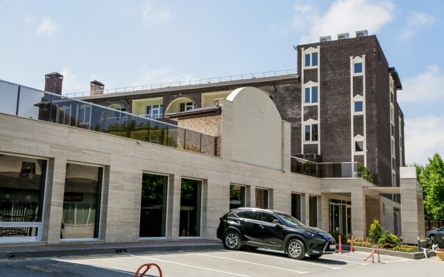 Emeraldika Family Beach Hotel Hotel