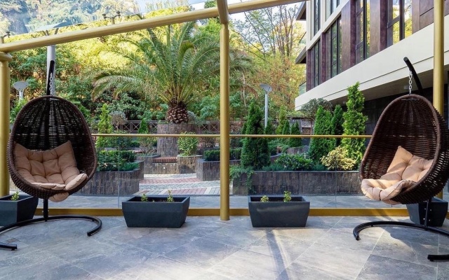 Апартаменты у Дендрария в ЖК Метрополь на самом высоком этаже, где есть бассейн