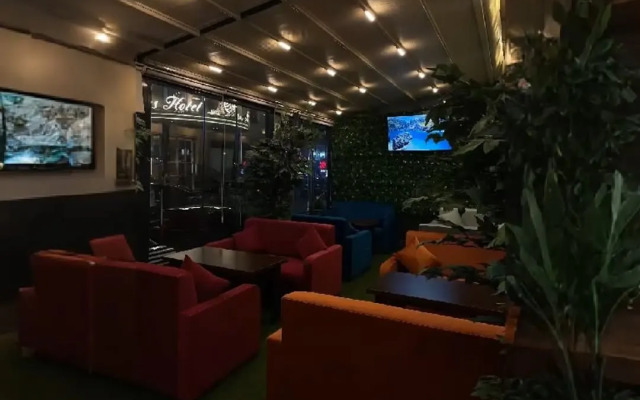 Maris Baku Hotel