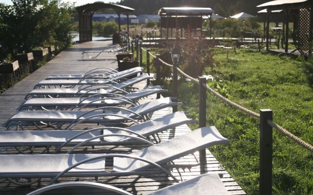 Отель Загородный комплекс  Волжанка