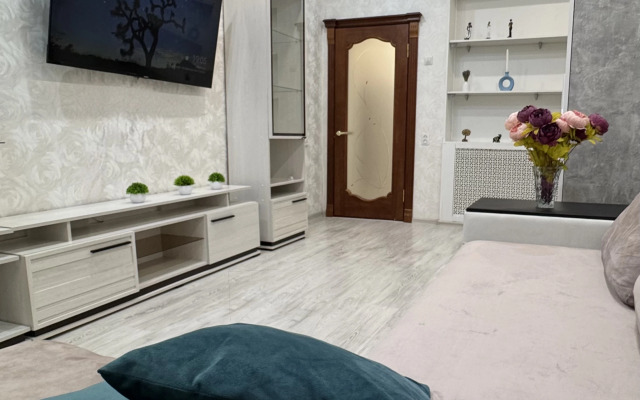 2-Komnatny Lyuks V Tsentre Pyatigorska Flat