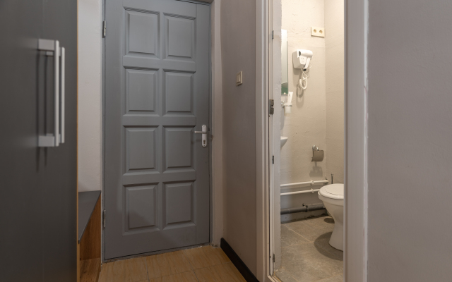 Maksim Park-Loo Hotel