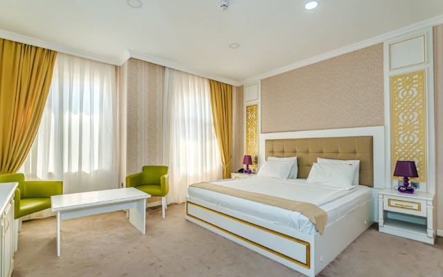 Mensen Hotel Baku