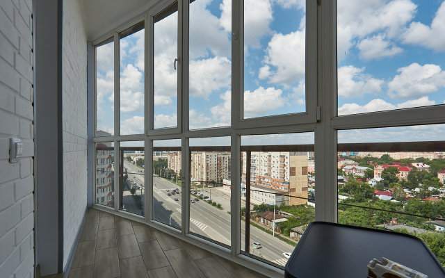 Loft-Studiya Na Maslennikova 78 Apartments
