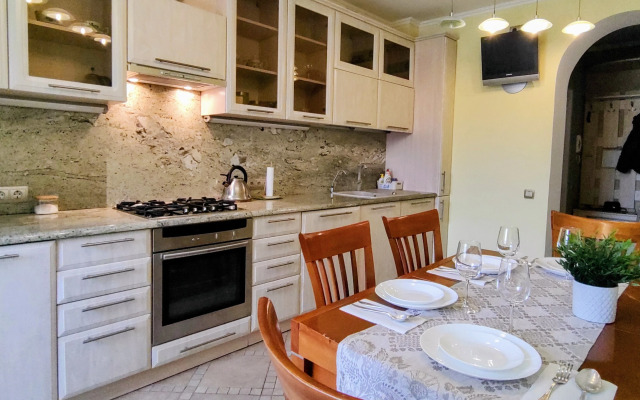 2 Komnaty V Tsentre Flat