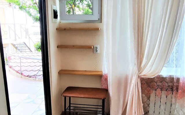 Studiya S Dvorikom V Plyazhnoy Zone Flat
