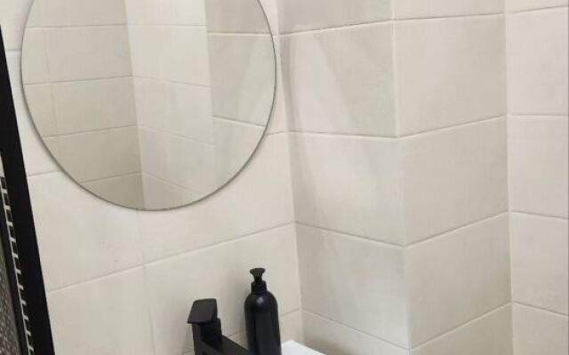 Na Pionerskoy Ulitse 1 1106 Apartments