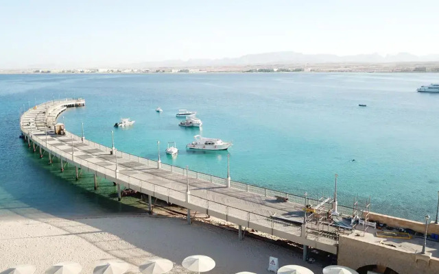 Курортный отель Serenity Sky Arc Resort - Sahl Hasheesh