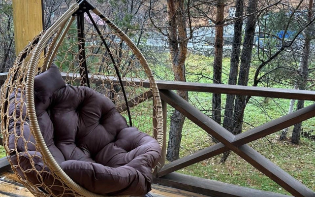 102 v Family Alley Apartments