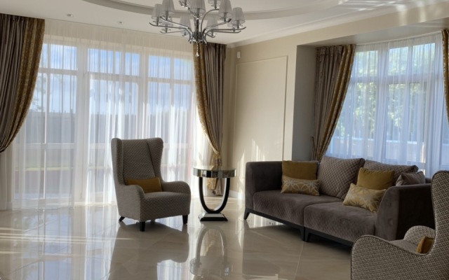 U Morya Private House