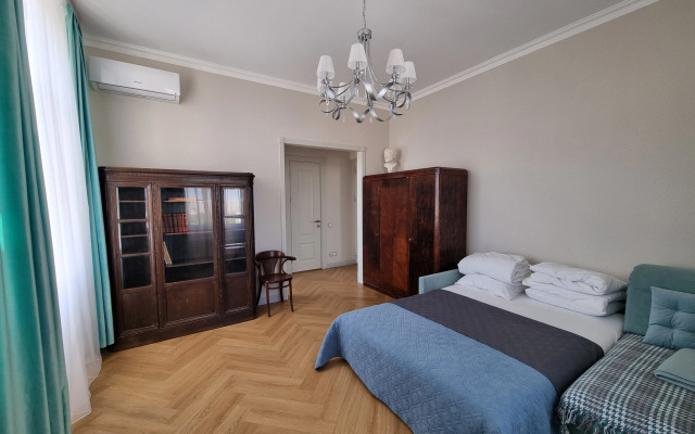 Na Kievskoy Flat