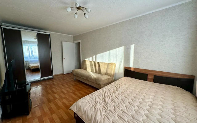 V Luchshem Rayone Flat