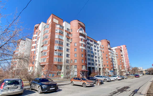 Квартира на Уральских Рабочих 2