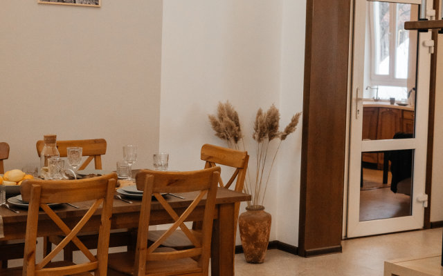 Apart Seasons House Guest House