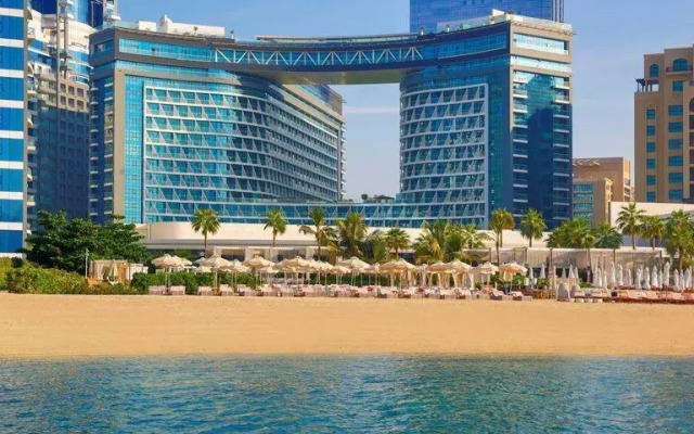 Highend Luxury Seven Palm Apartments