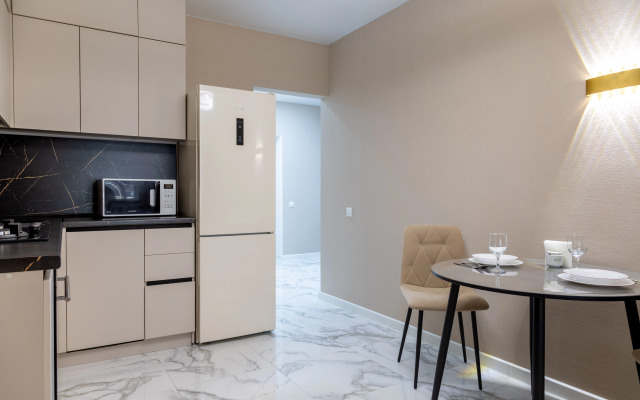 U Berega Naprotiv Naberezhnoy Flat